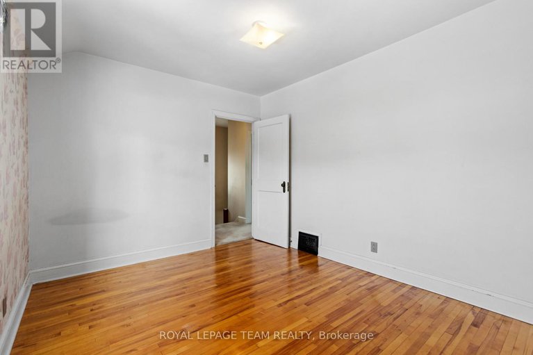 29327358/242-fairmont-avenue/civic-hospital/ottawa/ontario/K1Y1X9_19