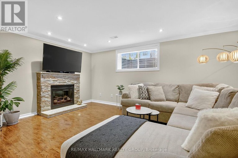 29111123/668-bowercrest-crescent/riverside-southgloucester-glen/ottawa/ontario/K1V2M2_41