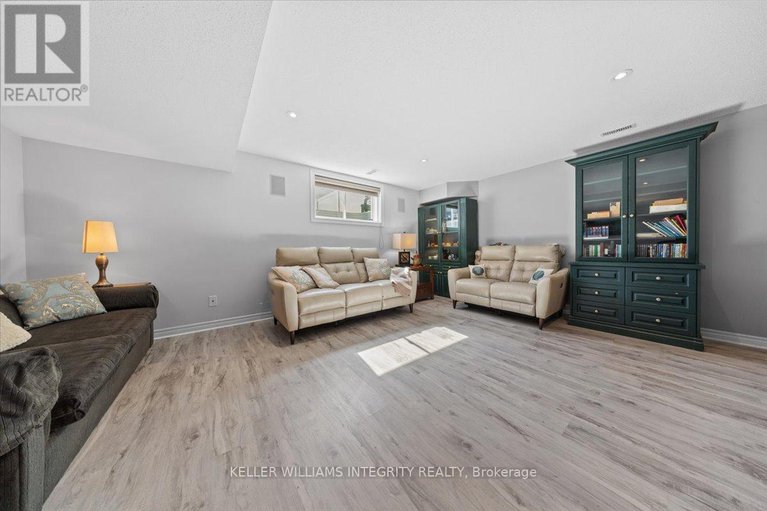 28491070/381-cooks-mill-crescent/riverside-south/ottawa/ontario/K1V2N2_30