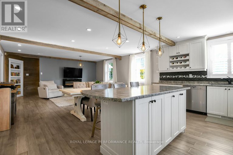 28930470/5583-manotick-main-street/manotick-village-manotick-estates/ottawa/ontario/K4M1A9_13
