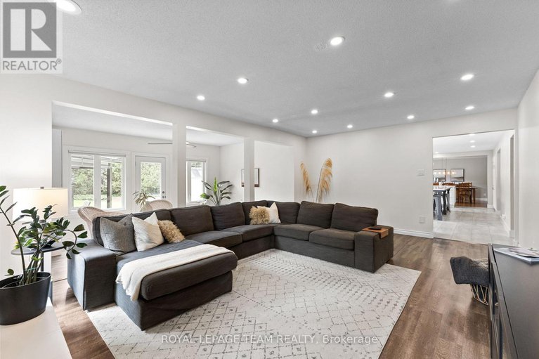 28585441/1108-lena-avenue/manotick-long-island-nicholls-island/ottawa/ontario/K4M1G2_17