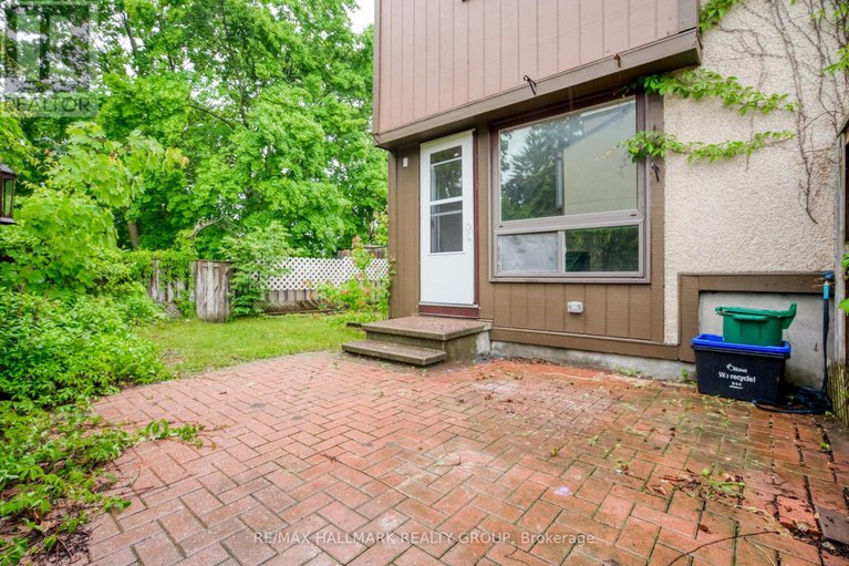 28701496/12f-larkshire-lane/pheasant-run/ottawa/ontario/K2J1Y6_26