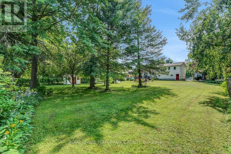 28805867/124-des-pins-street/village-of-russell/russell/ontario/K4R1C5_50