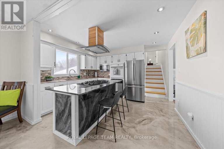 29101307/9161-county-rd-6-north/augusta-twp/augusta/ontario/K0G1R0_21