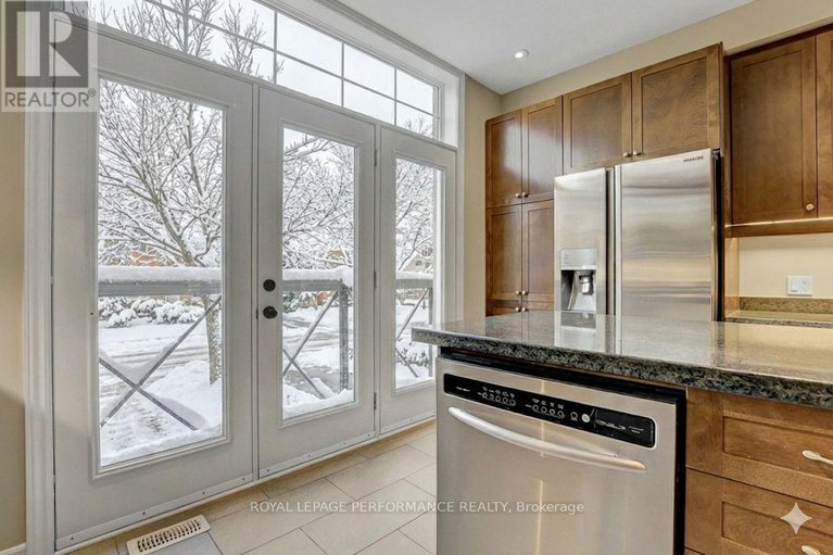 29339281/318-iona-street/westborohampton-park/ottawa/ontario/K1Z7B9_7