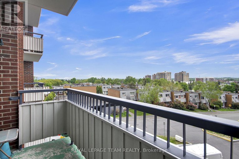 28350117/306-20-chesterton-drive/borden-farmstewart-farmcarleton-heightsparkwood-hills/ottawa/ontario/K2E6Z7_42