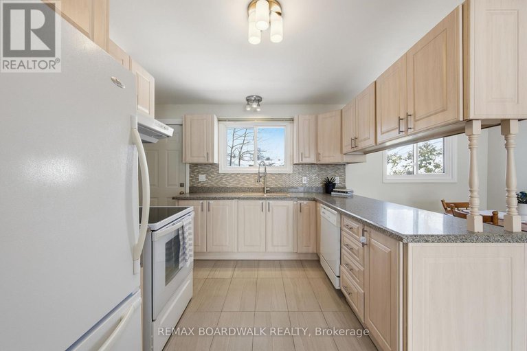 29355191/1381-matheson-road/carson-grove/ottawa/ontario/K1J8B5_18