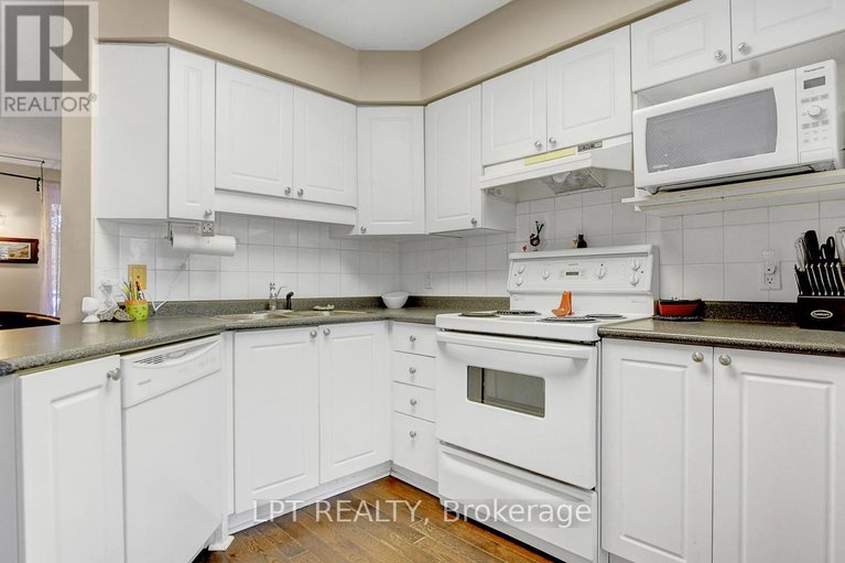 29018996/204-forestglade-crescent/hunt-club-park/ottawa/ontario/K1G6A7_12