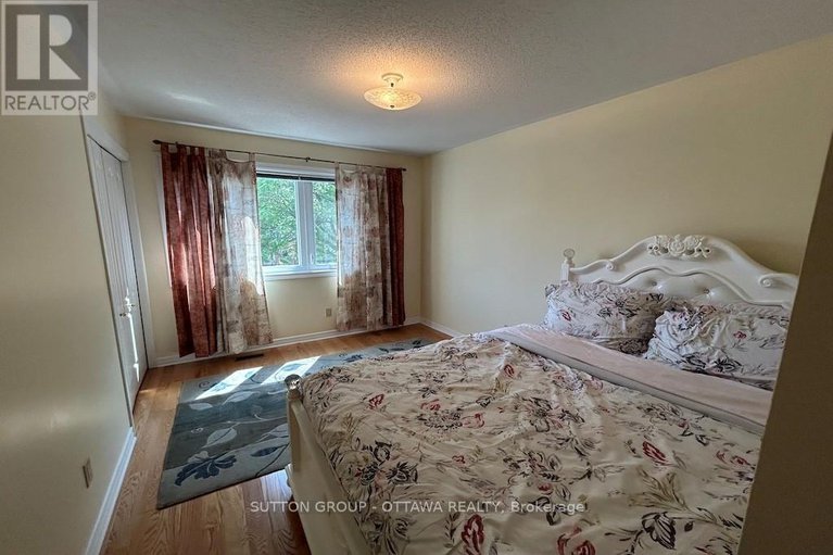 28486818/32-cellini-court-w/hunt-club-park/ottawa/ontario/K1G5K3_23