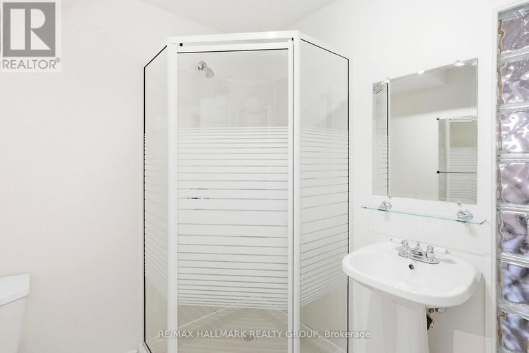 29419869/145-larkin-drive/pheasant-run/ottawa/ontario/K2J1J1_31