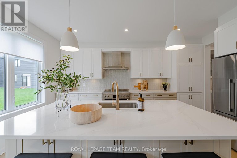 28284259/2055-wanderer-avenue/mahogany-community/ottawa/ontario/K4M0W9_23