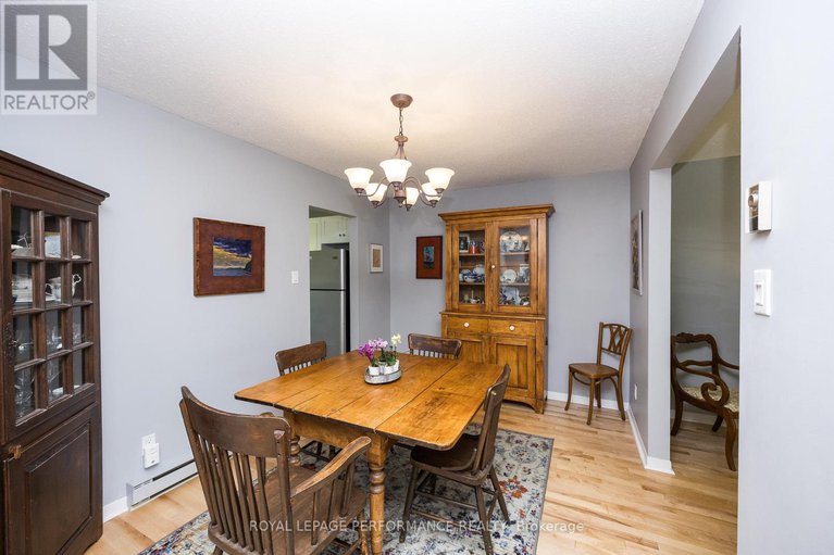 28471884/49-reaney-court/beaverbrook/ottawa/ontario/K2K1W7_13