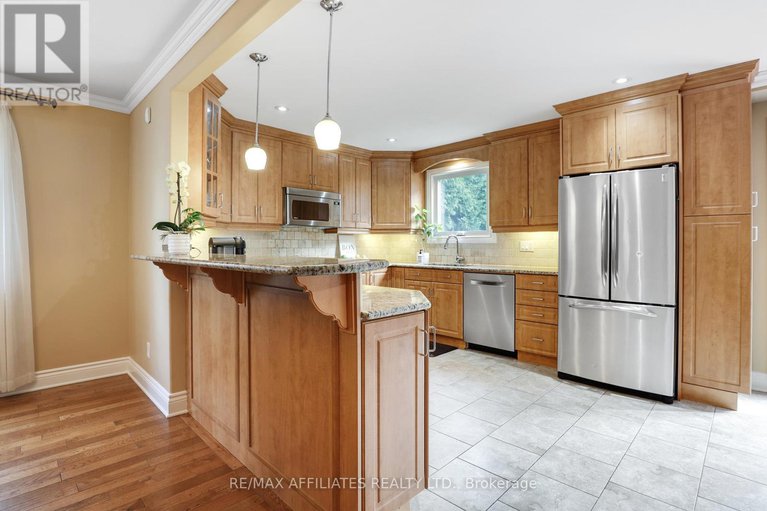 28820218/2347-briar-hill-drive/urbandale-acres/ottawa/ontario/K1H7A7_14