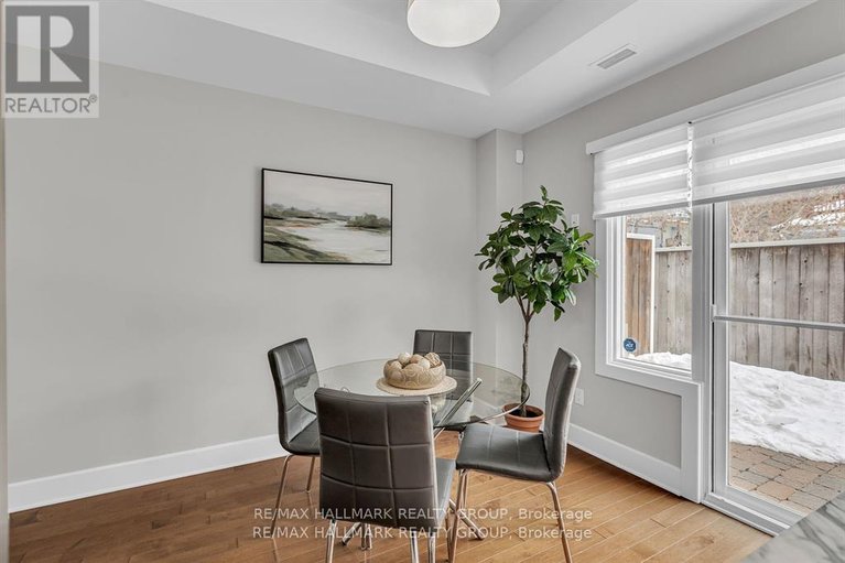 29413273/d-124-guigues-avenue/lower-townbyward-market/ottawa/ontario/K1N5H7_14