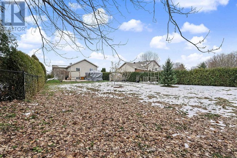 29120038/4298-schell-street/south-dundas-williamsburgh-twp/south-dundas/ontario/K0C2H0_23