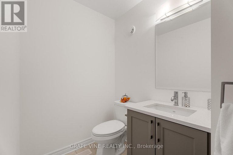 28472373/60-verglas-lane/mer-bleuebradley-estatesanderson-park/ottawa/ontario/K1W0R2_17