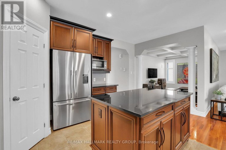 29678413/300-amita-crescent/mooneys-bay/ottawa/ontario/K2C4H9_8