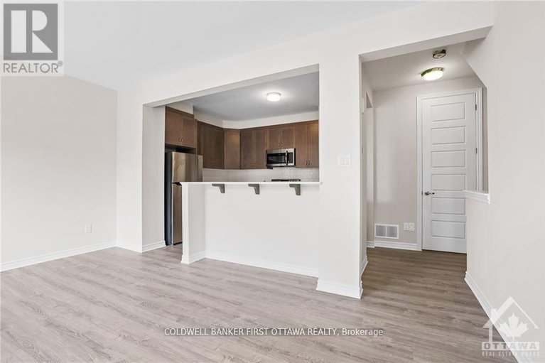 29422755/78-ballinora-lane/stittsville-north/ottawa/ontario/K2S2Z6_8