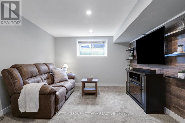 28755525/4949-abbott-street-e/emerald-meadowstrailwest/ottawa/ontario/K2S1E7_36