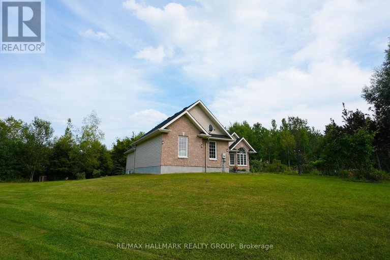 28667660/11-rideau-crossing-crescent/north-grenville-twp-kemptville-east/north-grenville/ontario/K0G1J0_36