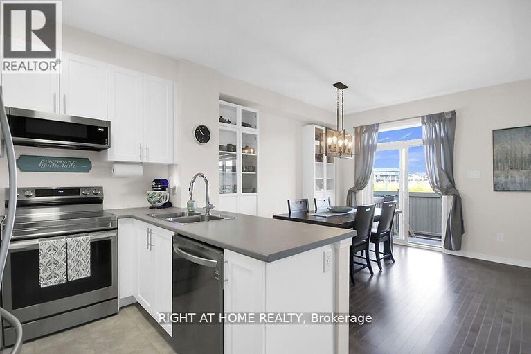 29103269/507-radiant-private/emerald-meadowstrailwest/ottawa/ontario/K2M0M9_15