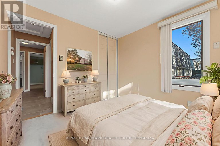 29053804/1884-elmridge-drive/beacon-hill-south/ottawa/ontario/K1J6R7_24