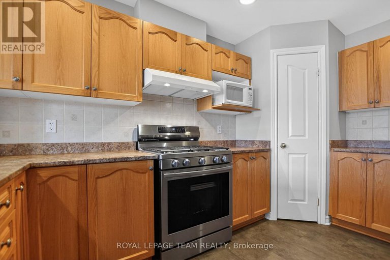 29368219/48-saddlesmith-circle/emerald-meadowstrailwest/ottawa/ontario/K2M2Y9_8