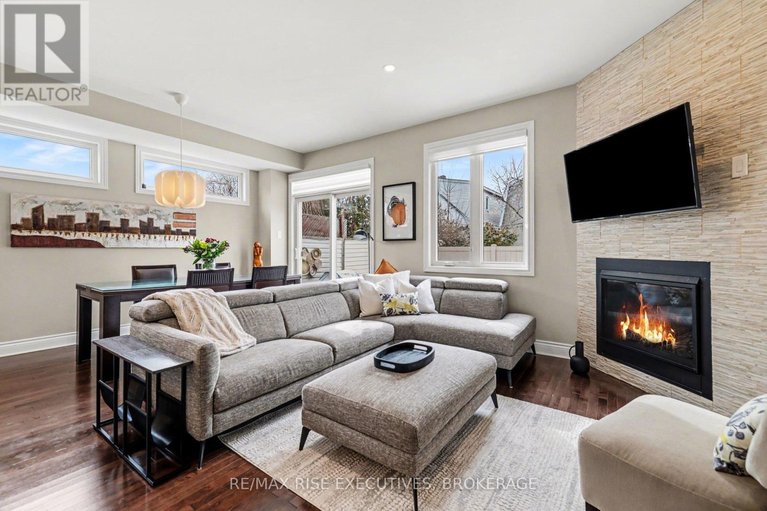 29475656/300c-richelieu-avenue/vanier/ottawa/ontario/K1L6K3_6