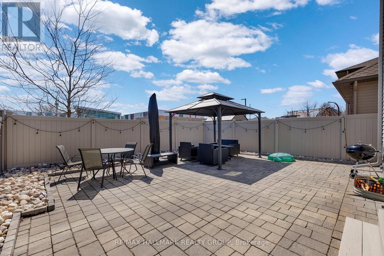 29635213/112-crevasse-road/mer-bleuebradley-estatesanderson-park/ottawa/ontario/K1W0P9_48