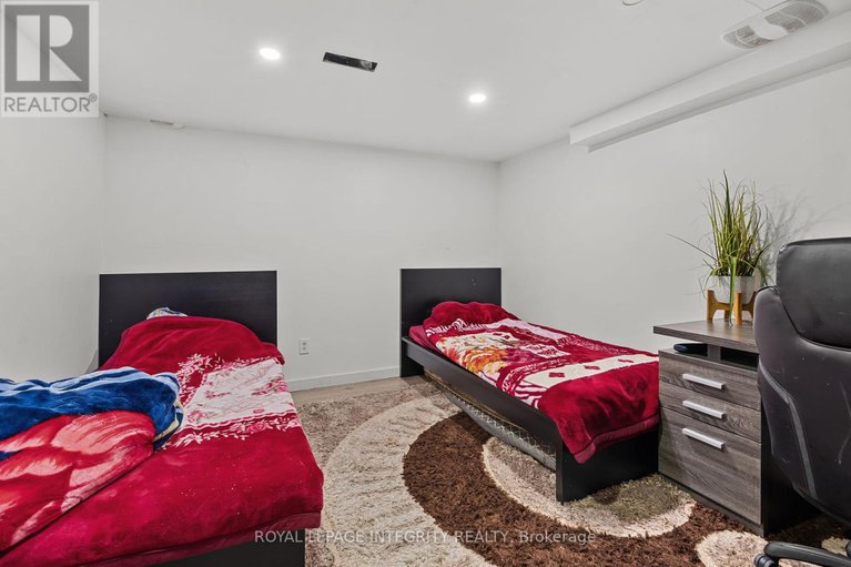 28599502/3485-mccarthy-road/hunt-clubwestern-community/ottawa/ontario/K1V8Z9_28