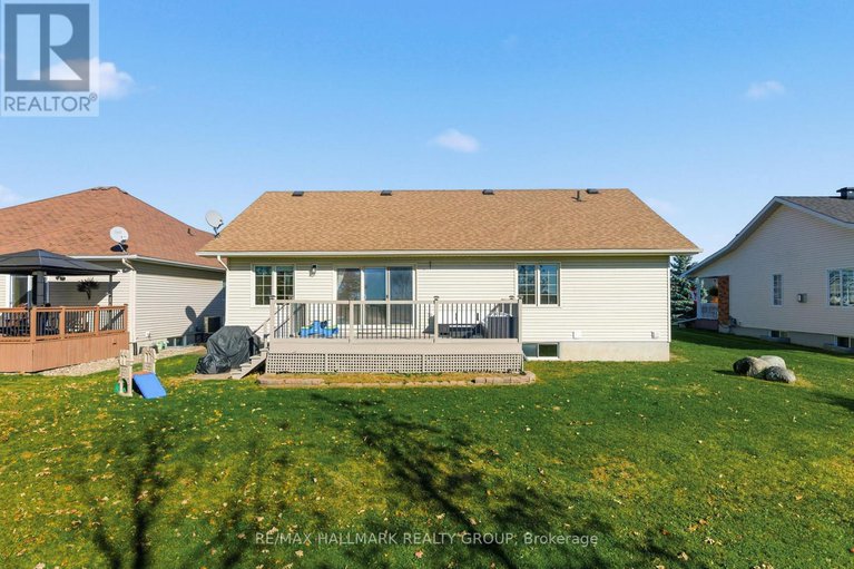 29042436/54-christie-lane/winchester/north-dundas/ontario/K0C2K0_34