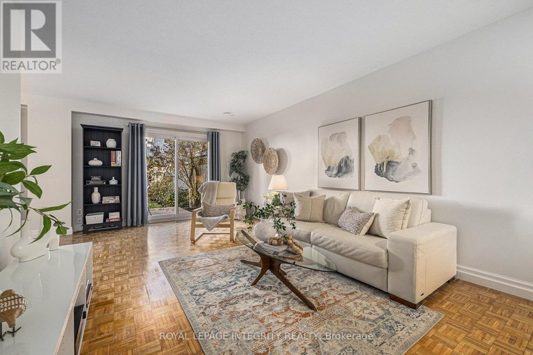 29047086/47-jansen-road/sheahan-estatestrend-village/ottawa/ontario/K2H5W6_7