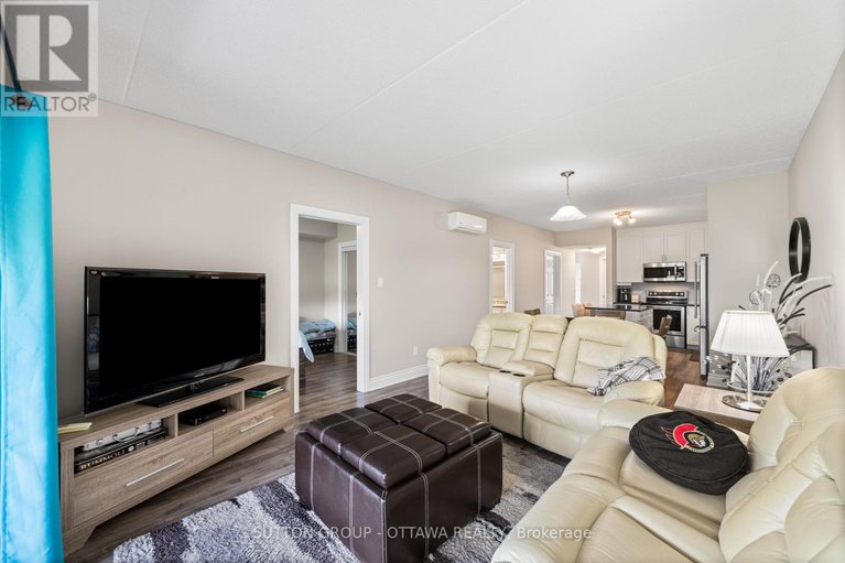 28851204/165-302-masters-lane/town-of-rockland/clarence-rockland/ontario/K4K0L3_18
