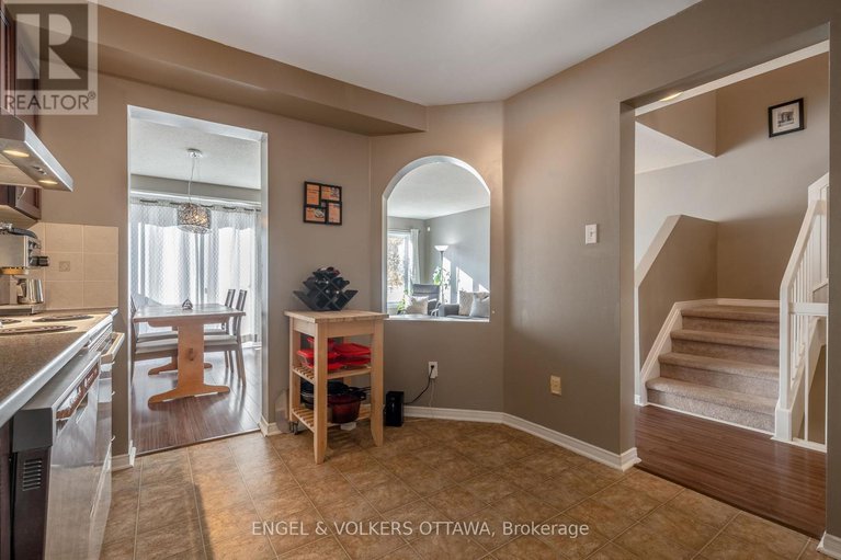 29049195/1031-capreol-street/avalon-east/ottawa/ontario/K4A4Z7_16