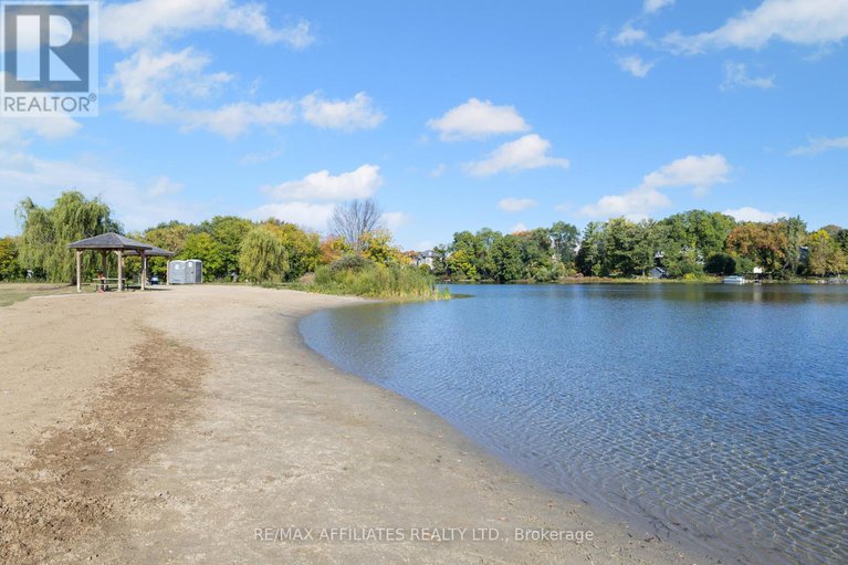 28874015/290-water-street/almonte/mississippi-mills/ontario/K0A1A0_47