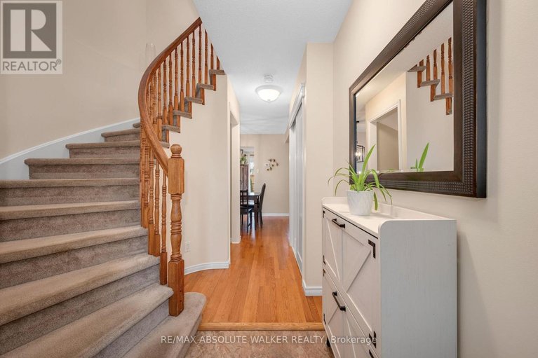 29677661/671-mathieu-way/fallingbrookpineridge/ottawa/ontario/K4A2R6_4