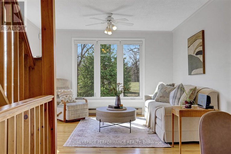 29581422/1141-north-river-road/overbrook/ottawa/ontario/K1K3W4_16