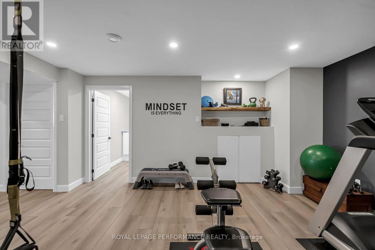 28627551/4-matthew-kieran-crescent/long-sault/south-stormont/ontario/K0C1P0_40
