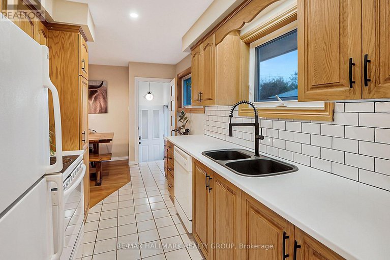 29075459/2077-lemay-crescent/elmvale-acresurbandale/ottawa/ontario/K1G2X5_7