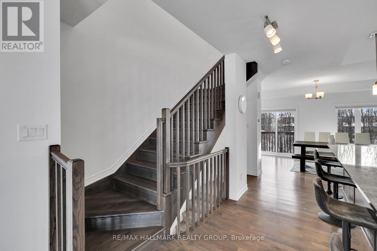 29294452/26-barn-swallow-private/riverside-southgloucester-glen/ottawa/ontario/K4M0H5_17