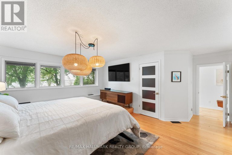 28652851/17-hastings-street/crystal-bayrocky-point/ottawa/ontario/K2H8C2_28