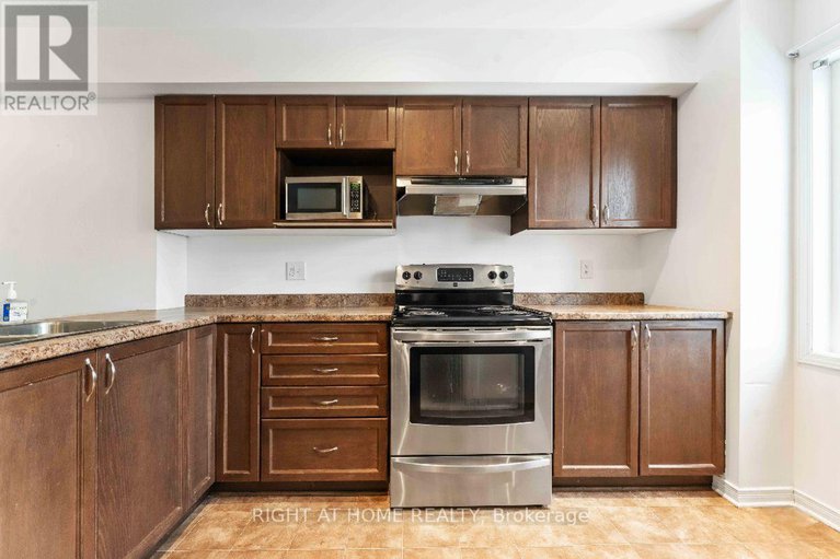 29253967/364-moffatt-pond-court/cedargrovefraserdale/ottawa/ontario/K2J0C7_11