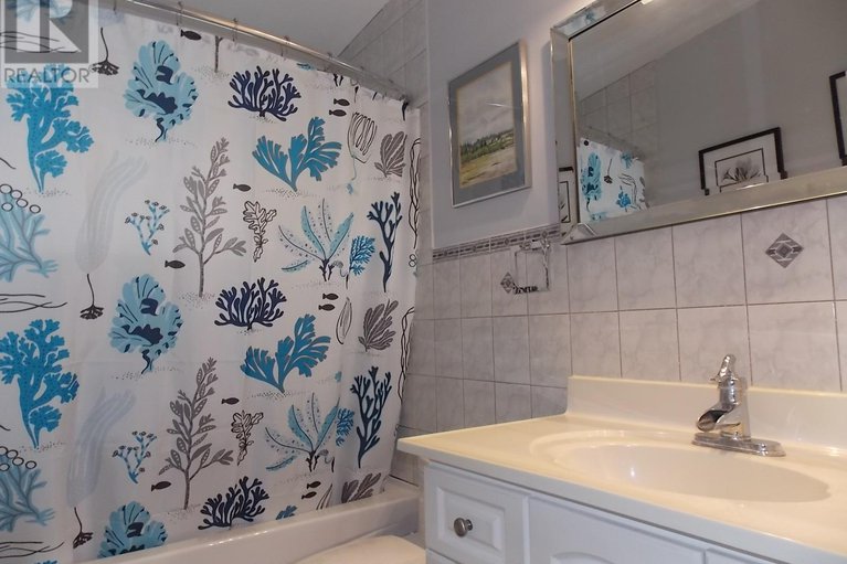 29204242/2515-gravelle-crescent/blackburn-hamlet/ottawa/ontario/K1B3A4_18