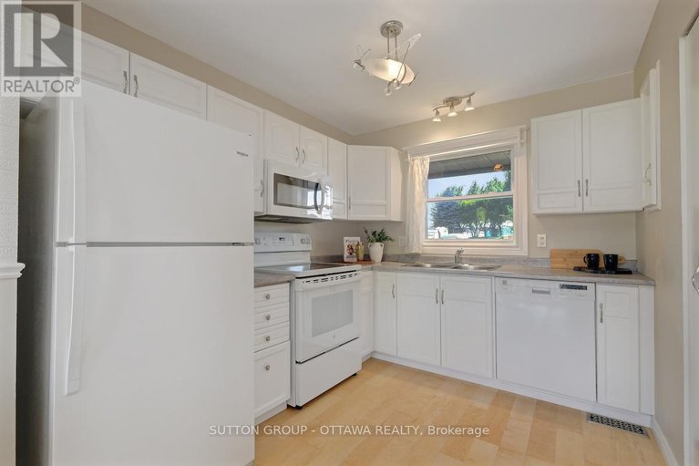 28649208/1677-bottriell-way-n/fallingbrookpineridge/ottawa/ontario/K4A1W1_18