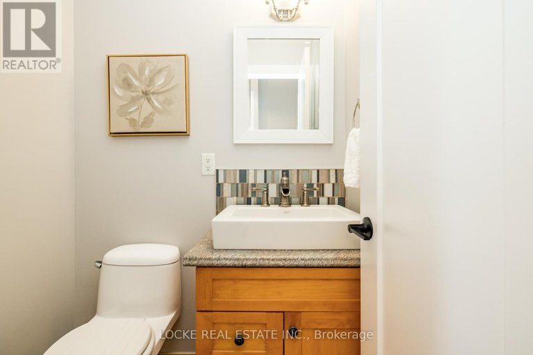 27971625/336-visa-court-s/bilberry-creekqueenswood-heights/ottawa/ontario/K1E1S1_14