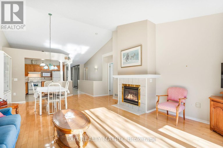 28129877/1241-foxborough-private/beaconwood/ottawa/ontario/K1J1E2_16