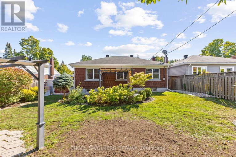 28876122/855-weston-drive/elmvale-acres/ottawa/ontario/K1G1W5_34