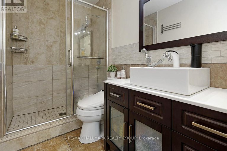 28460164/31-hilliard-avenue/city-viewskylinefisher-heightsparkwood-hills/ottawa/ontario/K2E6B9_27