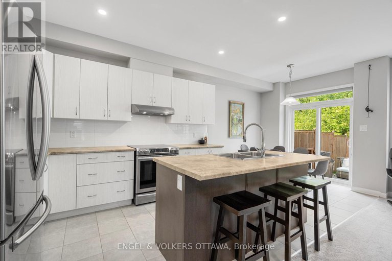 29052696/220-geyser-place/hearts-desire/ottawa/ontario/K2J6P1_9