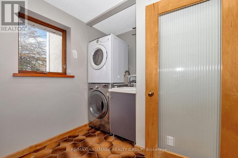 28166782/42-twilight-aka-davidson-crescent/rothwell-heights/ottawa/ontario/K1J6M3_22